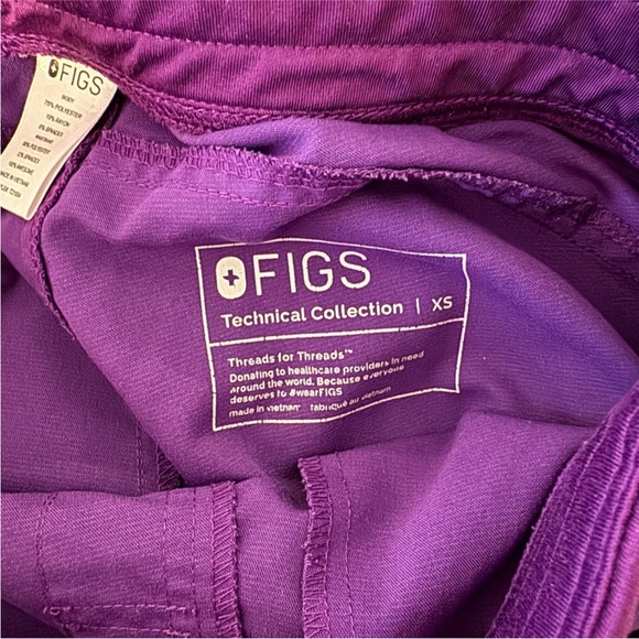 Figs Purple Set with Kade Cargo Pants, XS - Picture 3 of 9